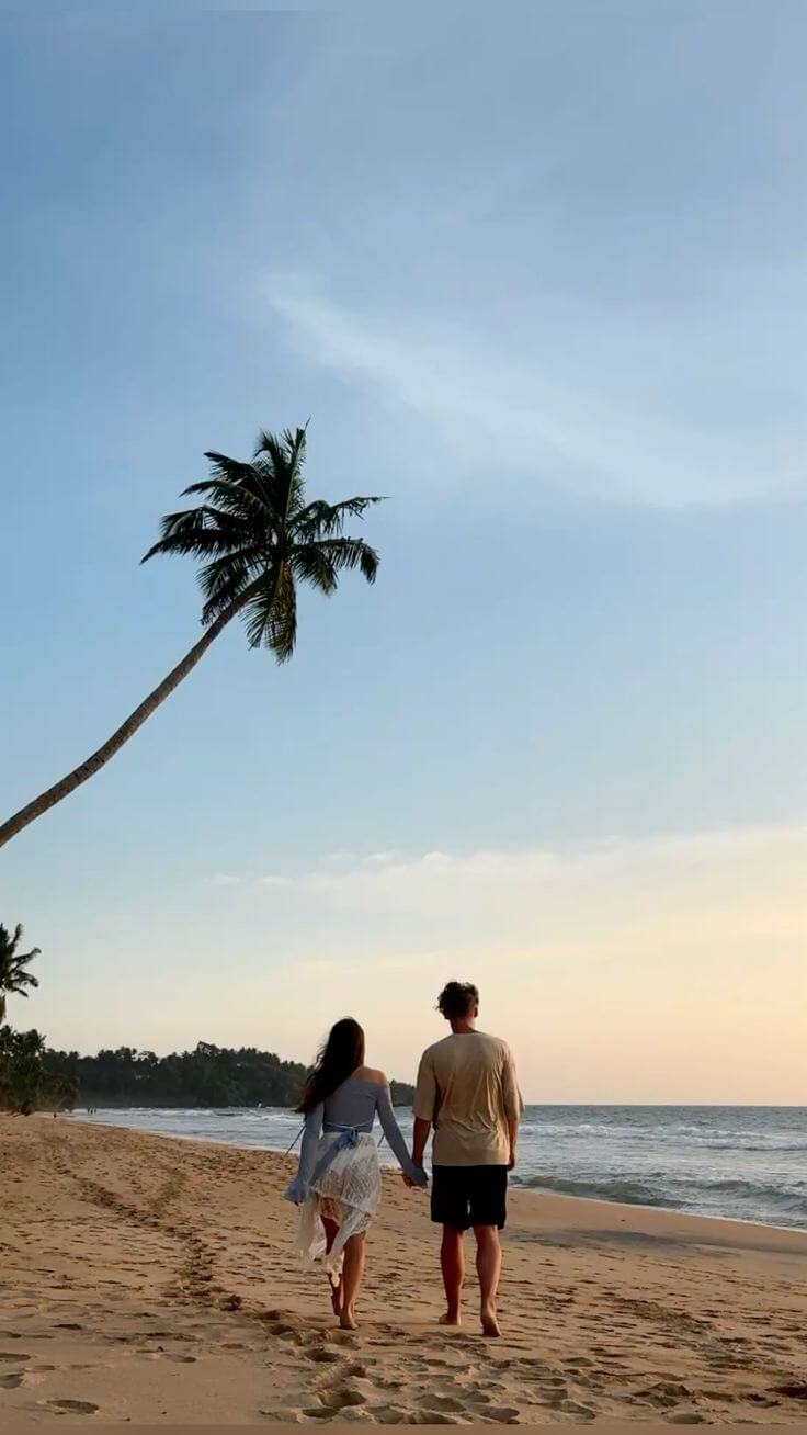 Couple on Mirissa beach