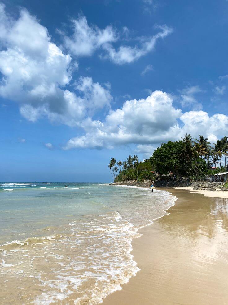 Family enjoying the Sri Lankan coast