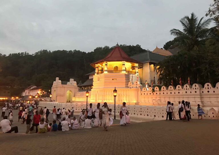 Temple-of-the-tooth-relic