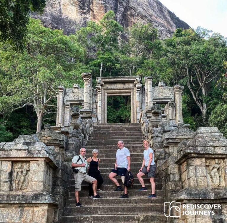 Group tours with guide Sri Lanka