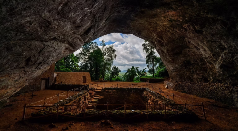 Pahiyangala Cave